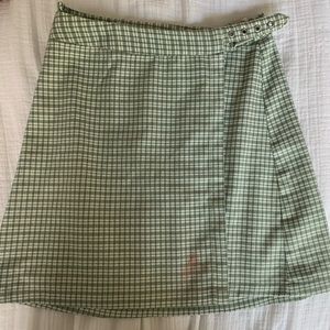 adorable green plaid skirt!